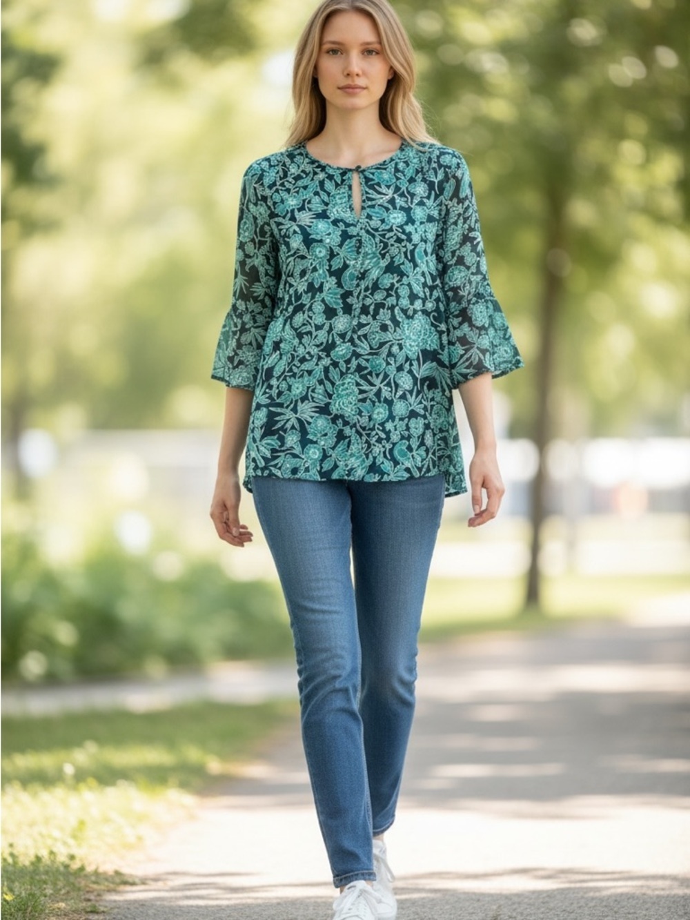 Stunning Lauren Conrad Floral Top Size XS